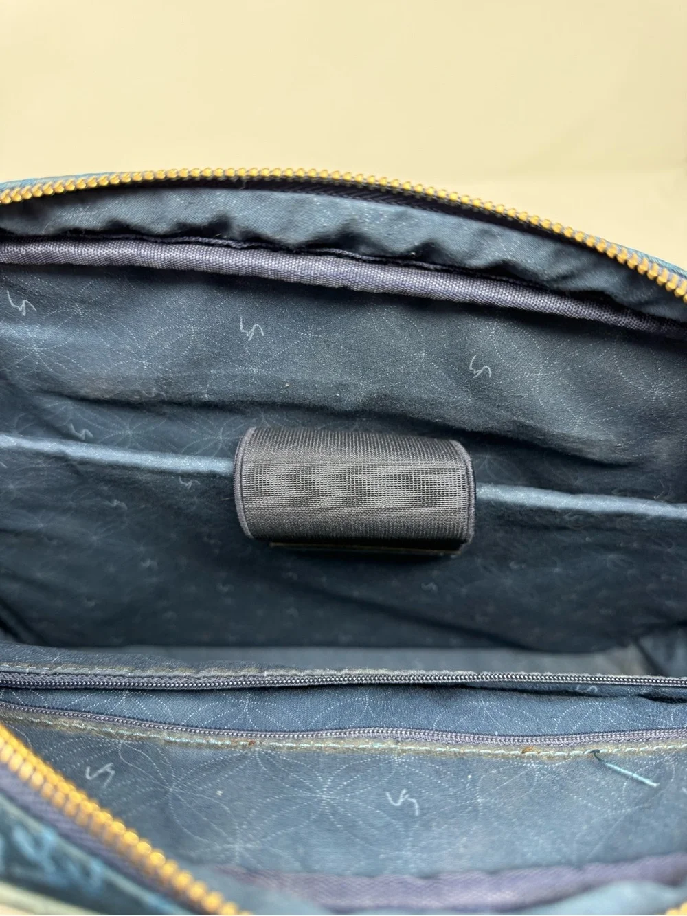 Velez Colombian Leather Blue Laptop Bag with Top Handle and Detachable Strap